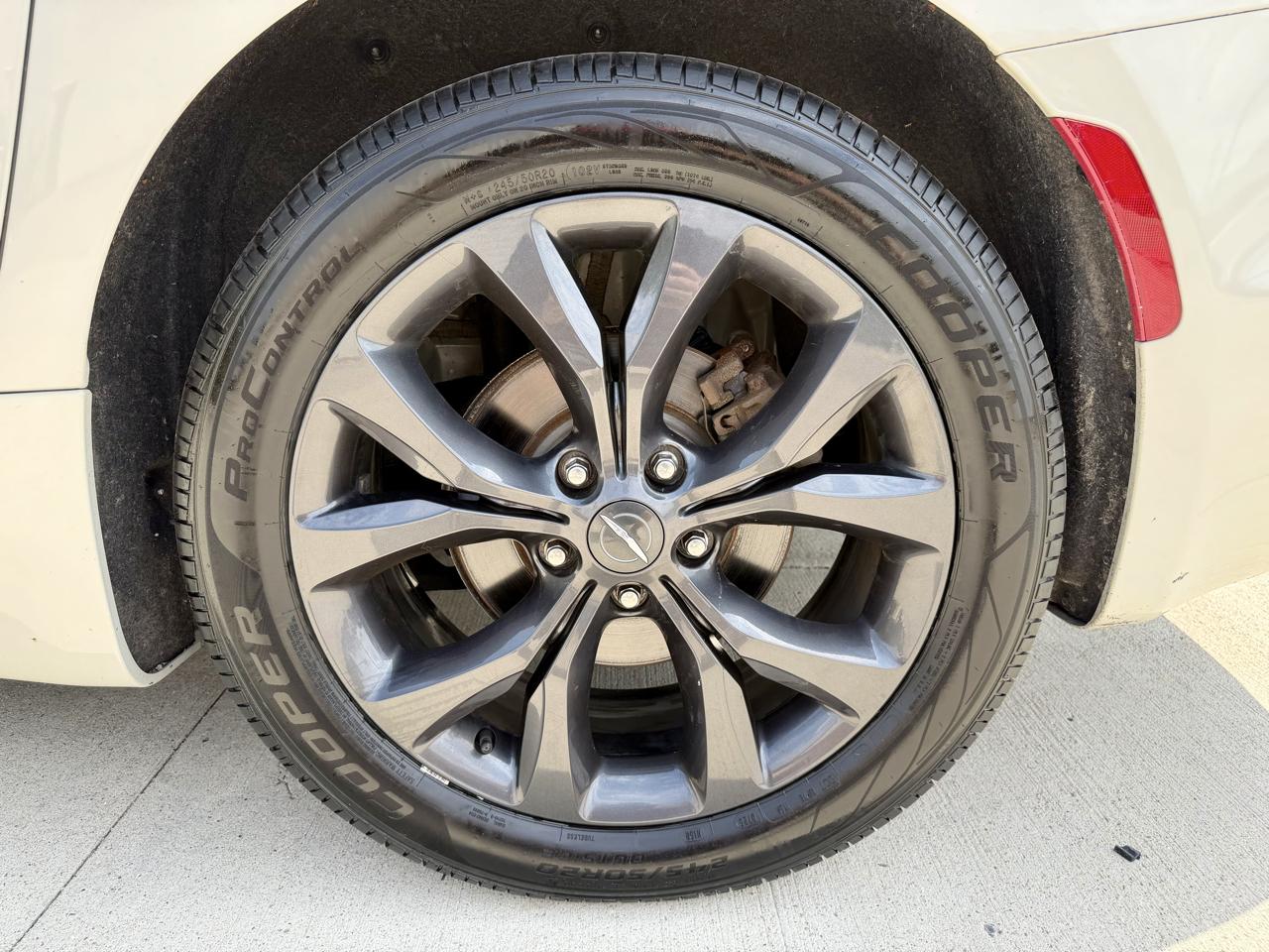 Chrysler Pacifica Touring L FWD 2020