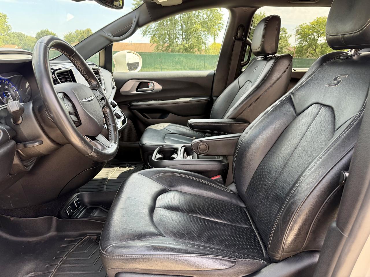 Chrysler Pacifica Touring L FWD 2020