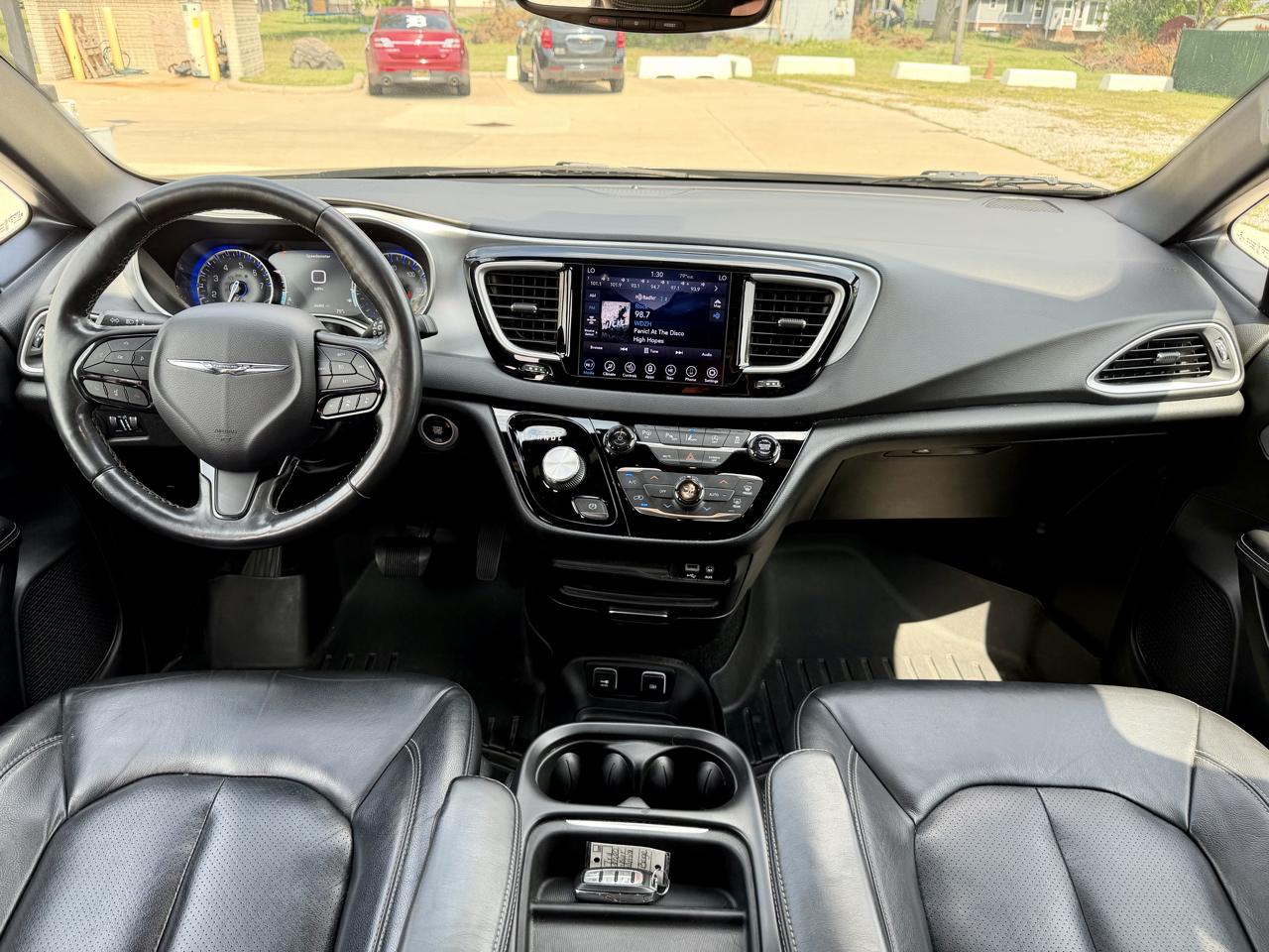 Chrysler Pacifica Touring L FWD 2020
