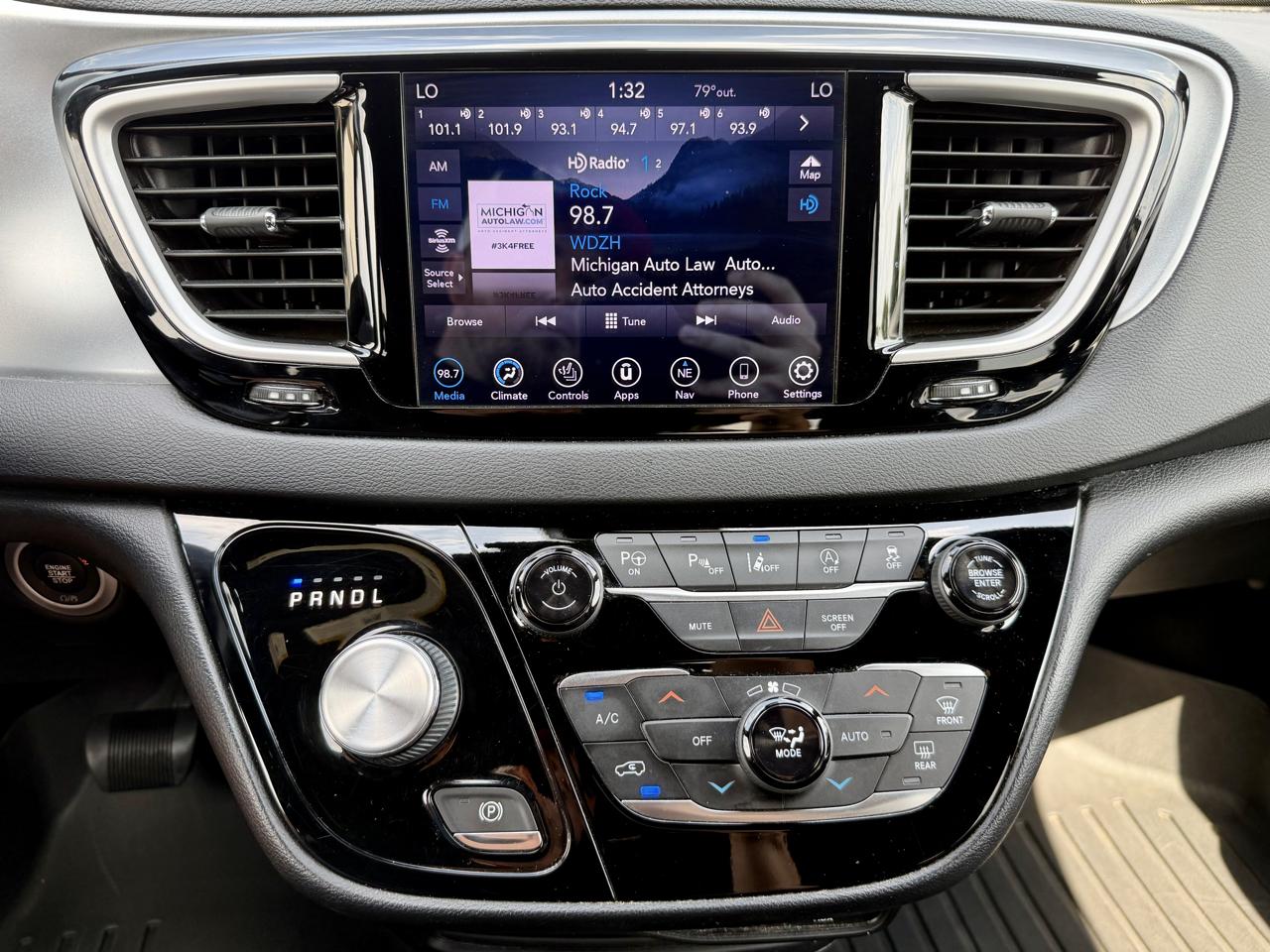 Chrysler Pacifica Touring L FWD 2020