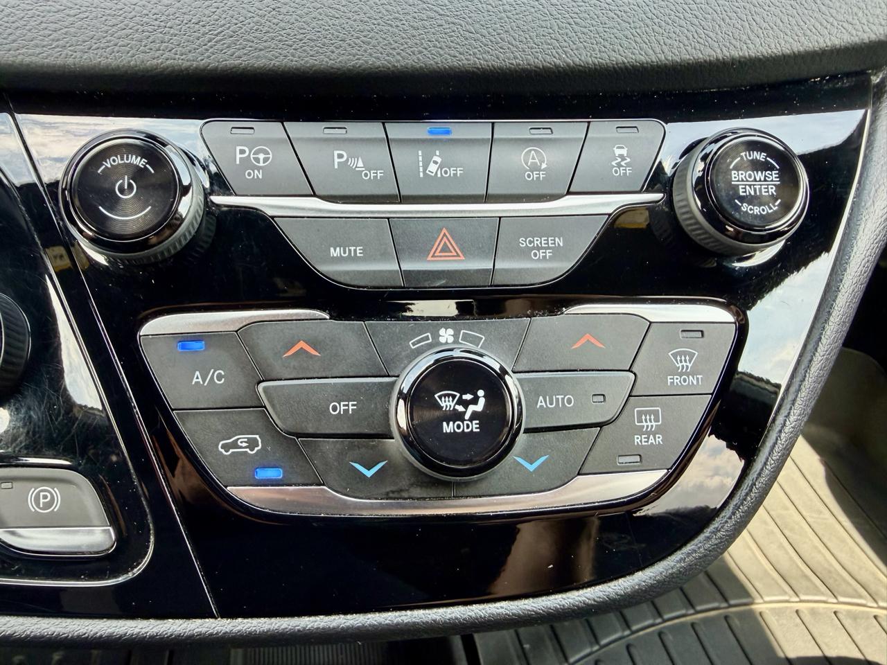 Chrysler Pacifica Touring L FWD 2020