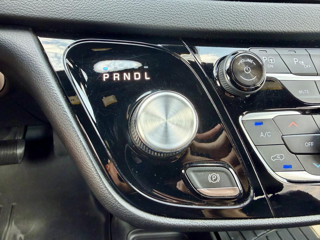 Chrysler Pacifica Touring L FWD 2020