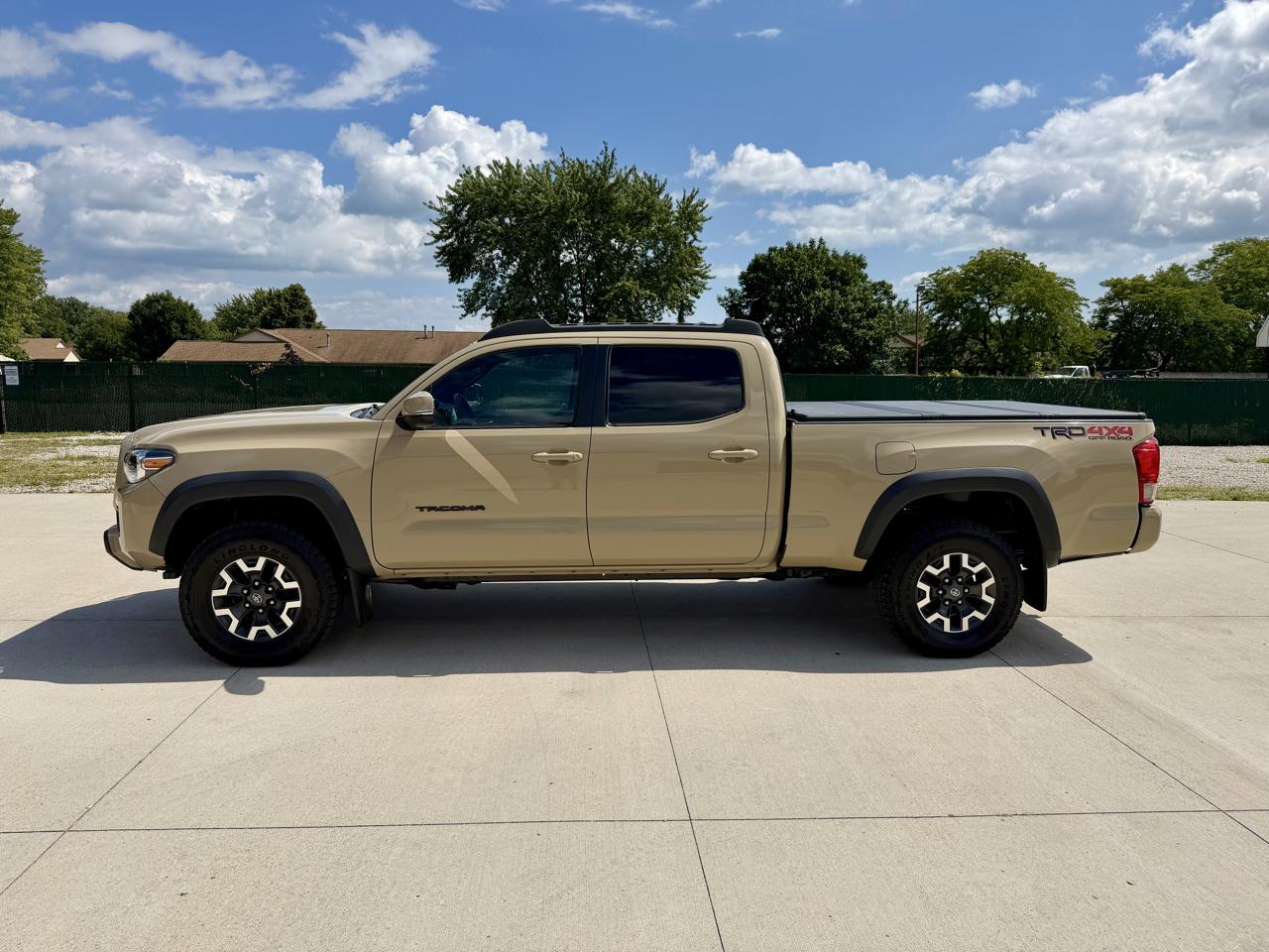 Toyota Tacoma 4WD Double Cab LB V6 AT TRD Off Road (Natl) 2016