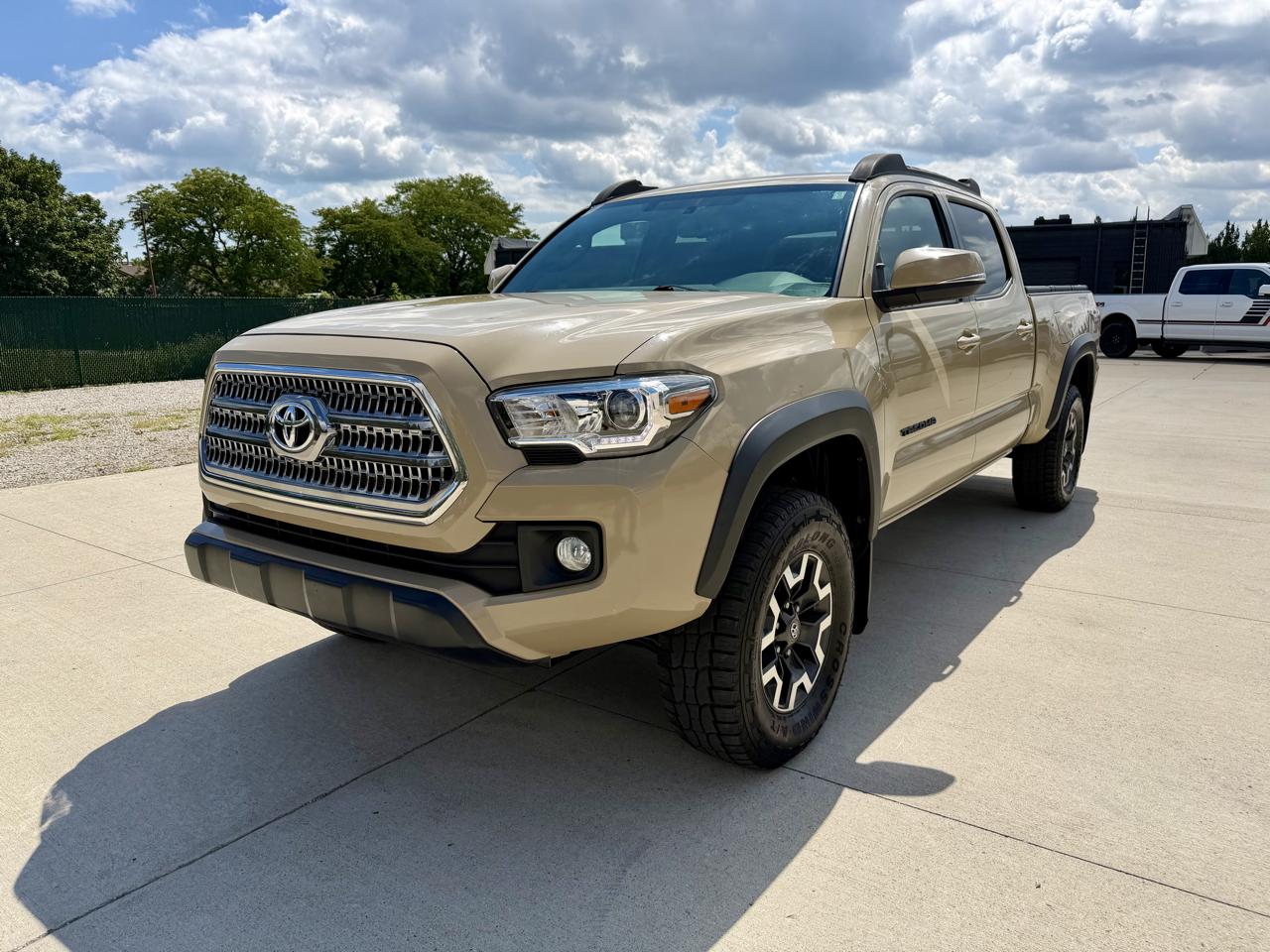 Toyota Tacoma 4WD Double Cab LB V6 AT TRD Off Road (Natl) 2016