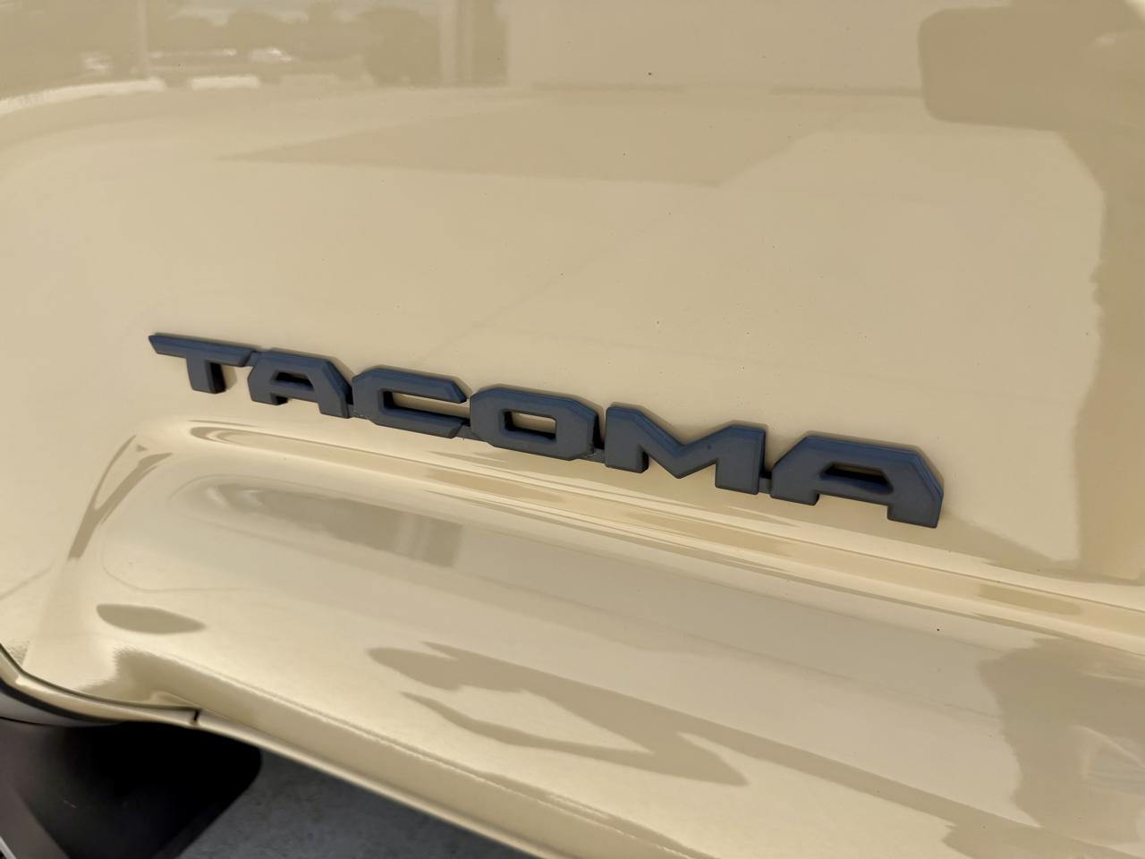 Toyota Tacoma 4WD Double Cab LB V6 AT TRD Off Road (Natl) 2016