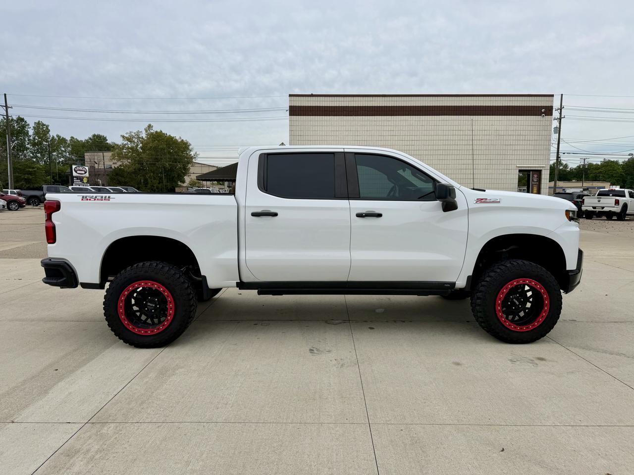 Chevrolet Silverado 1500 4WD Crew Cab 147" LT Trail Boss 2021