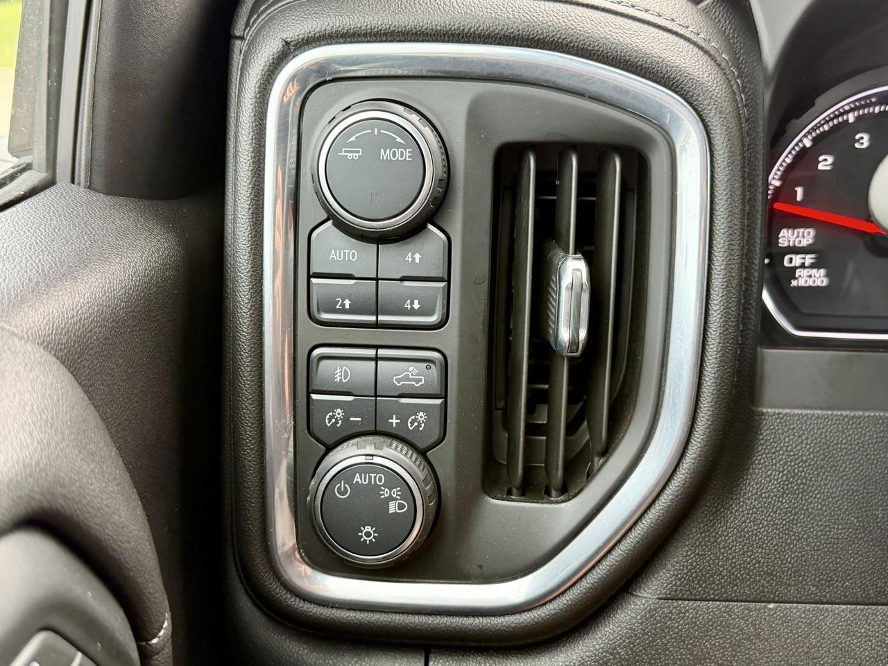 Chevrolet Silverado 1500 4WD Crew Cab 147" LT Trail Boss 2021