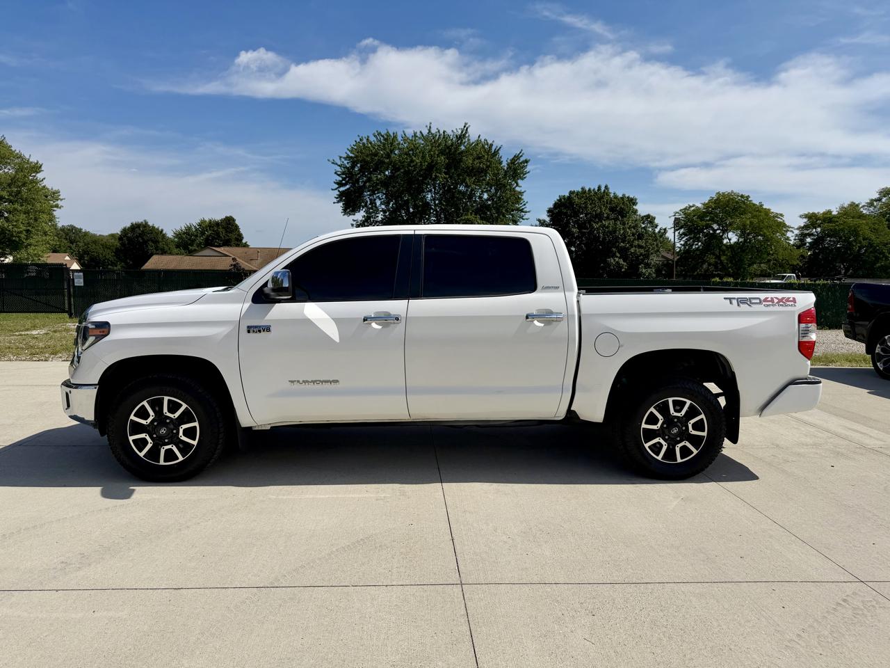 Toyota Tundra 4WD Limited CrewMax 5.5' Bed 5.7L (Natl) 2019