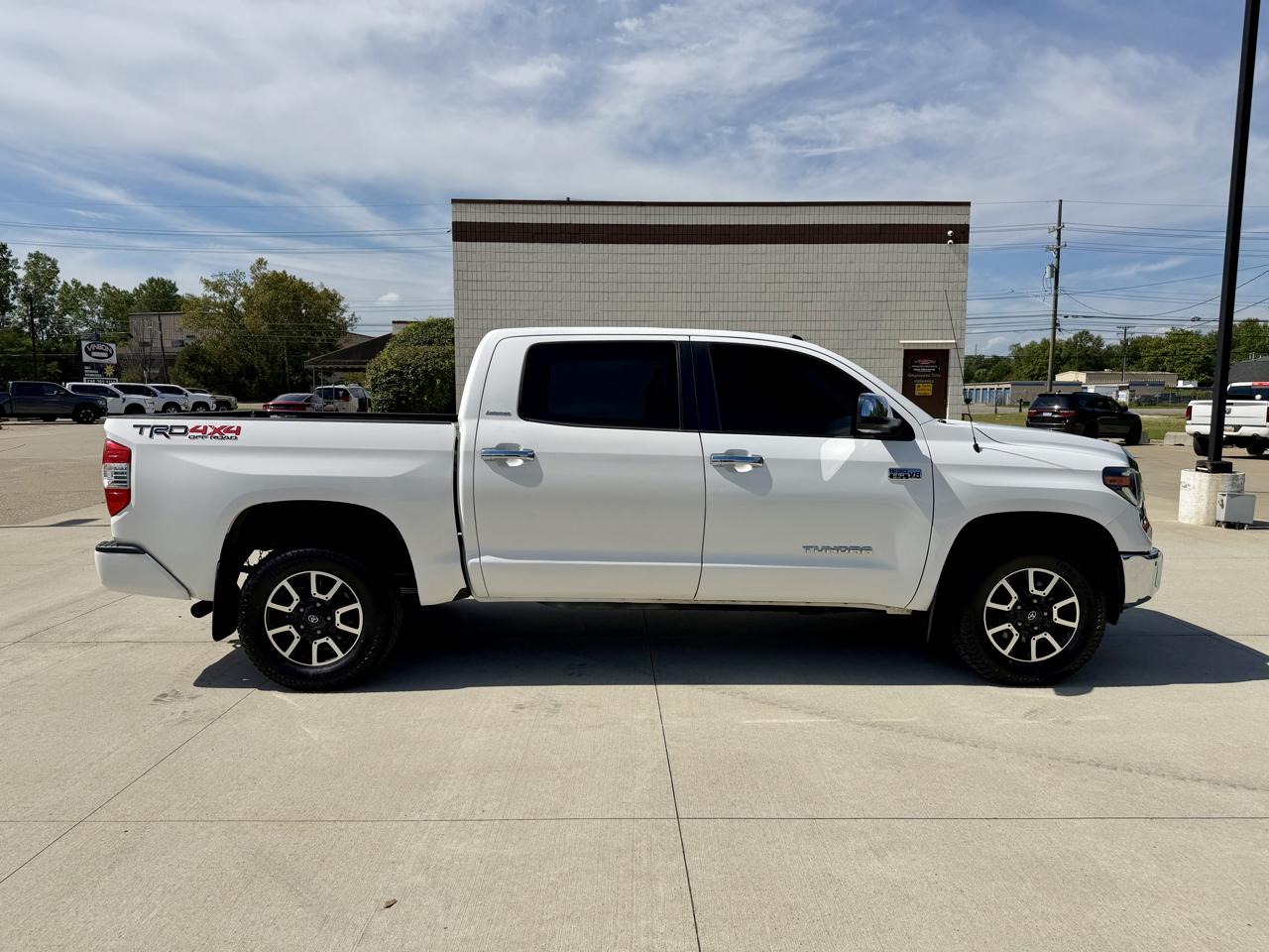 Toyota Tundra 4WD Limited CrewMax 5.5' Bed 5.7L (Natl) 2019