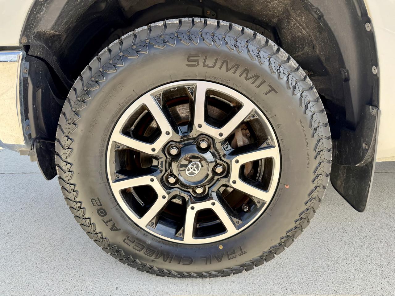 Toyota Tundra 4WD Limited CrewMax 5.5' Bed 5.7L (Natl) 2019