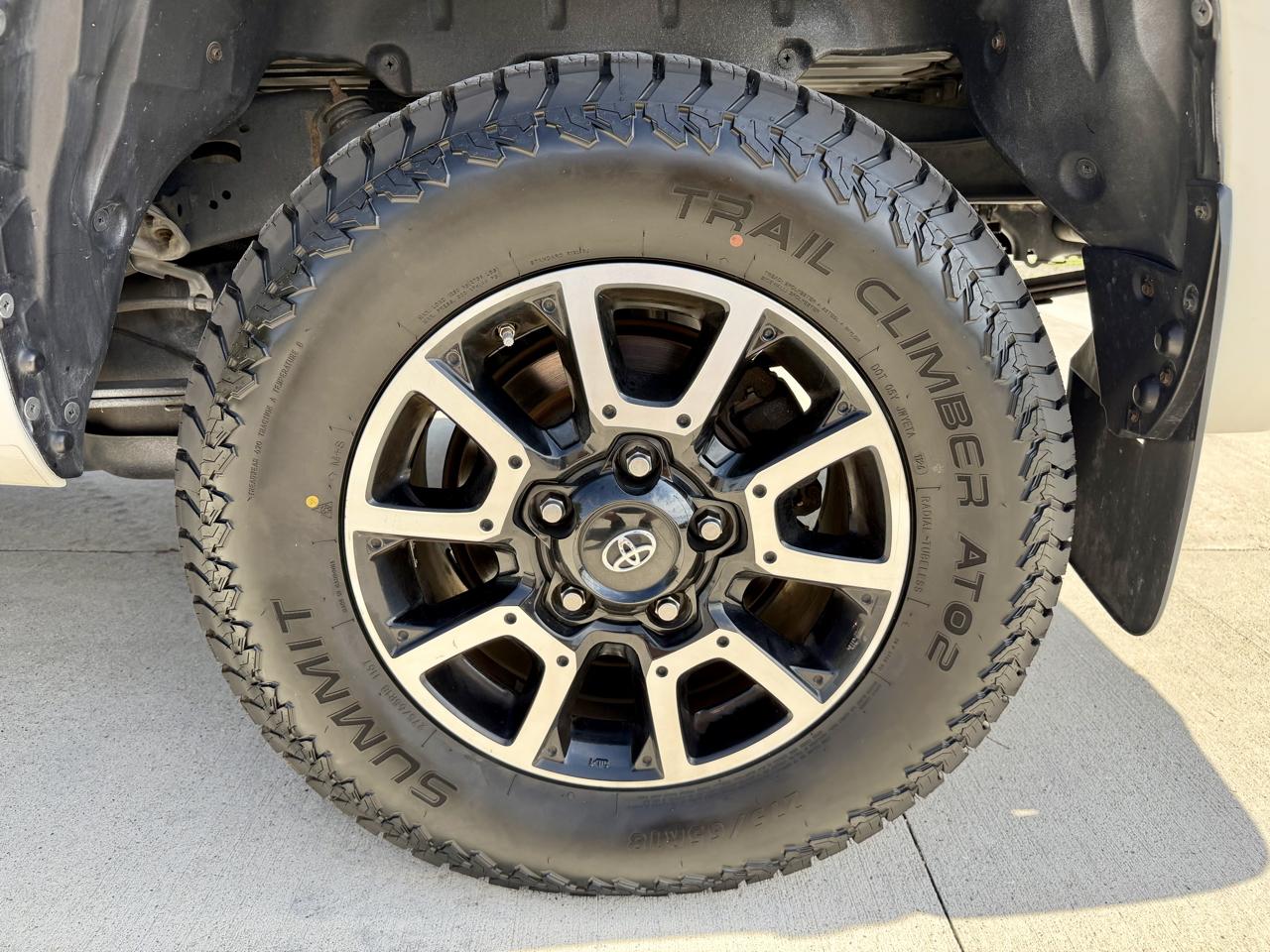 Toyota Tundra 4WD Limited CrewMax 5.5' Bed 5.7L (Natl) 2019
