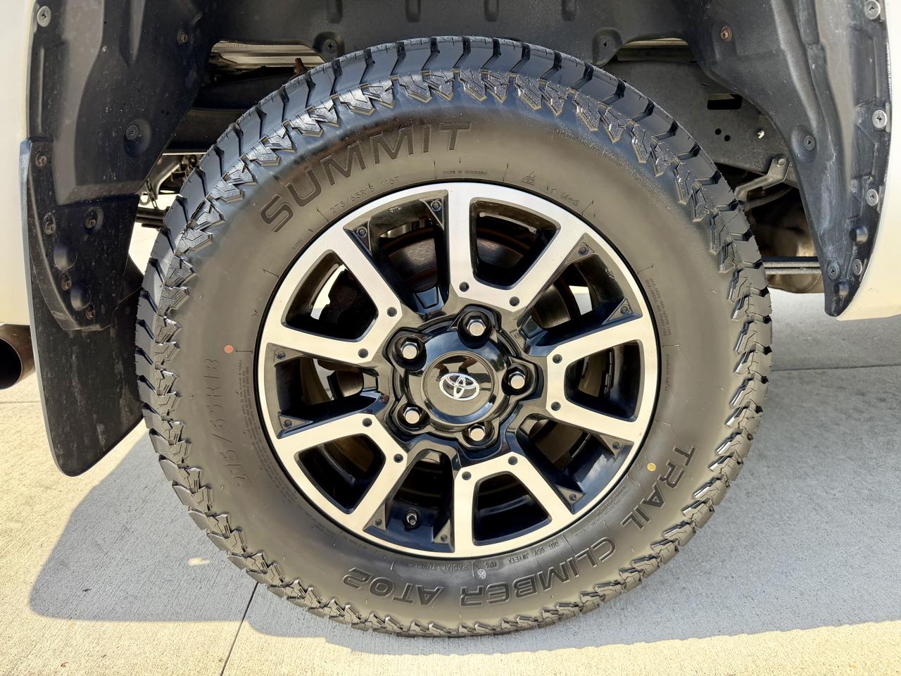 Toyota Tundra 4WD Limited CrewMax 5.5' Bed 5.7L (Natl) 2019