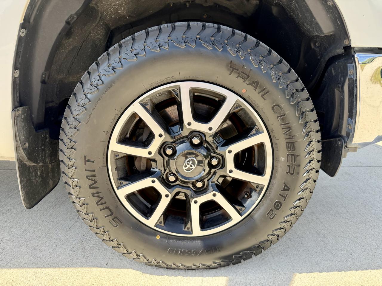Toyota Tundra 4WD Limited CrewMax 5.5' Bed 5.7L (Natl) 2019