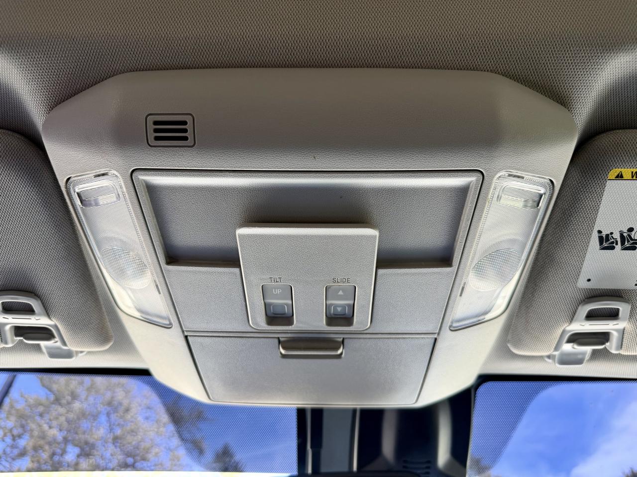 Toyota Tundra 4WD Limited CrewMax 5.5' Bed 5.7L (Natl) 2019