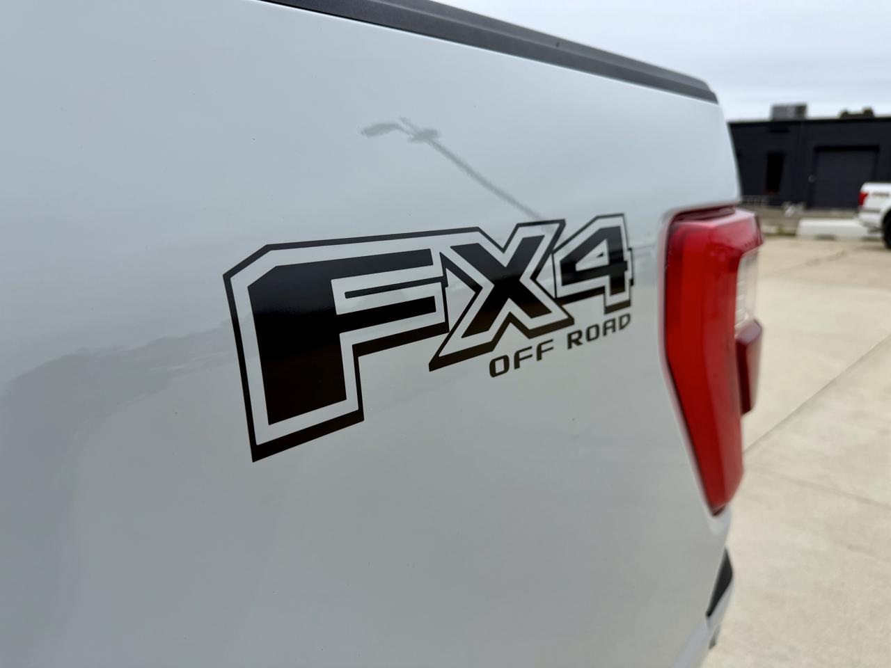 Ford F-150 Lariat 4WD SuperCrew 6.5' Box 2023