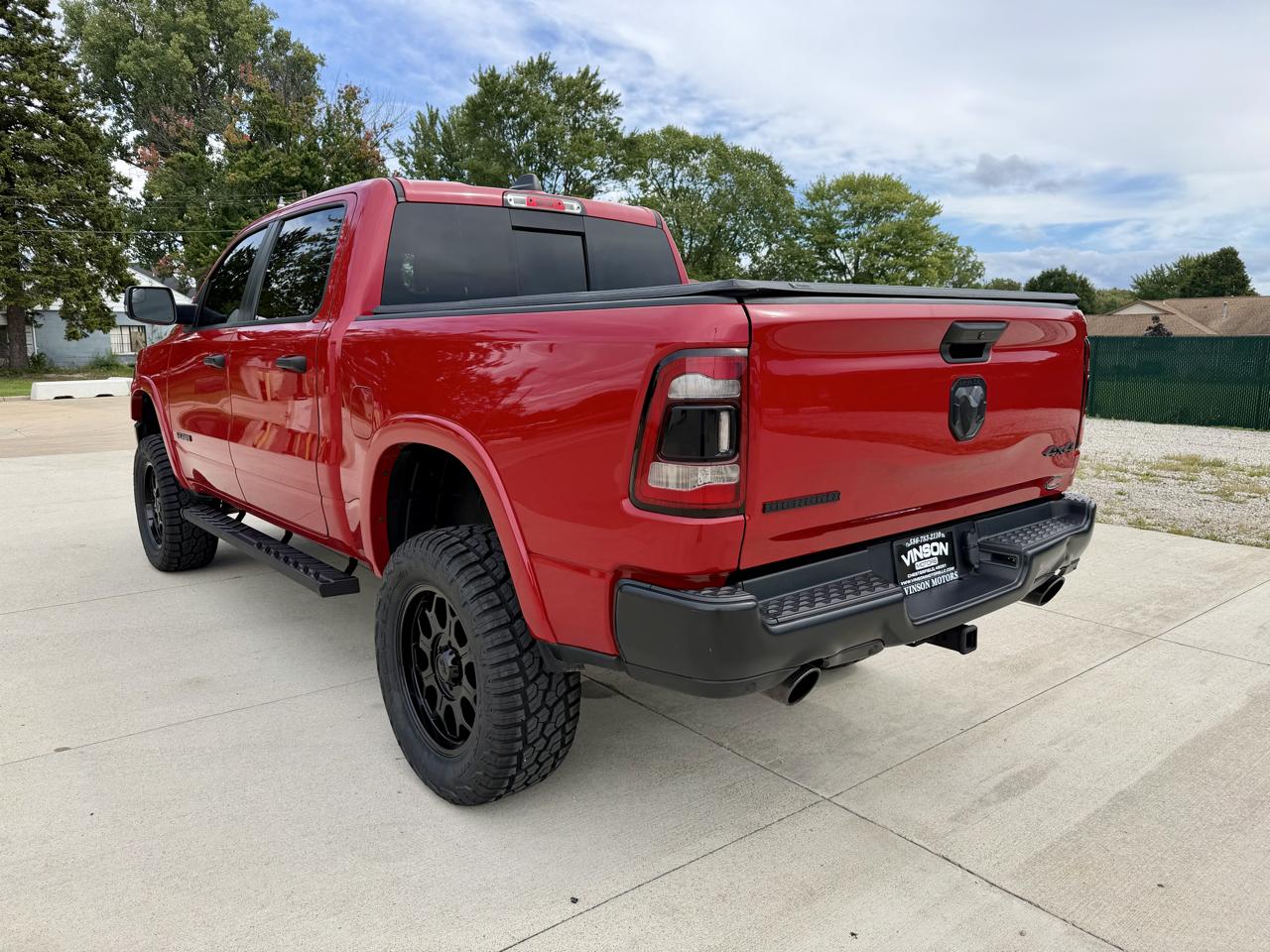 RAM 1500 Big Horn 4x4 Crew Cab 5'7" Box 2022