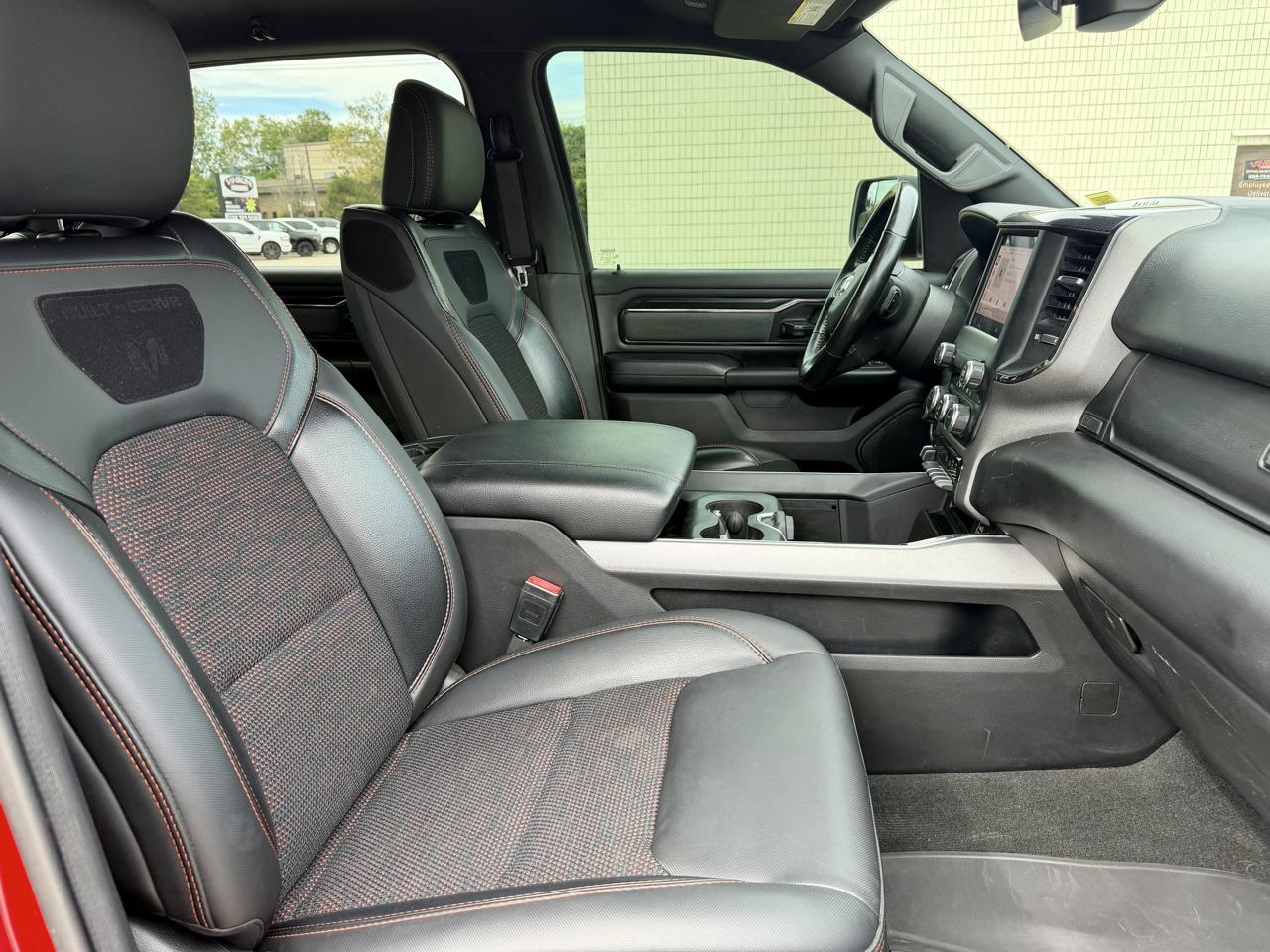 RAM 1500 Big Horn 4x4 Crew Cab 5'7" Box 2022