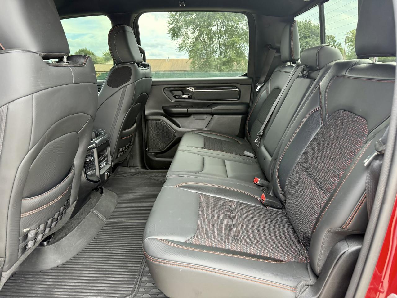 RAM 1500 Big Horn 4x4 Crew Cab 5'7" Box 2022