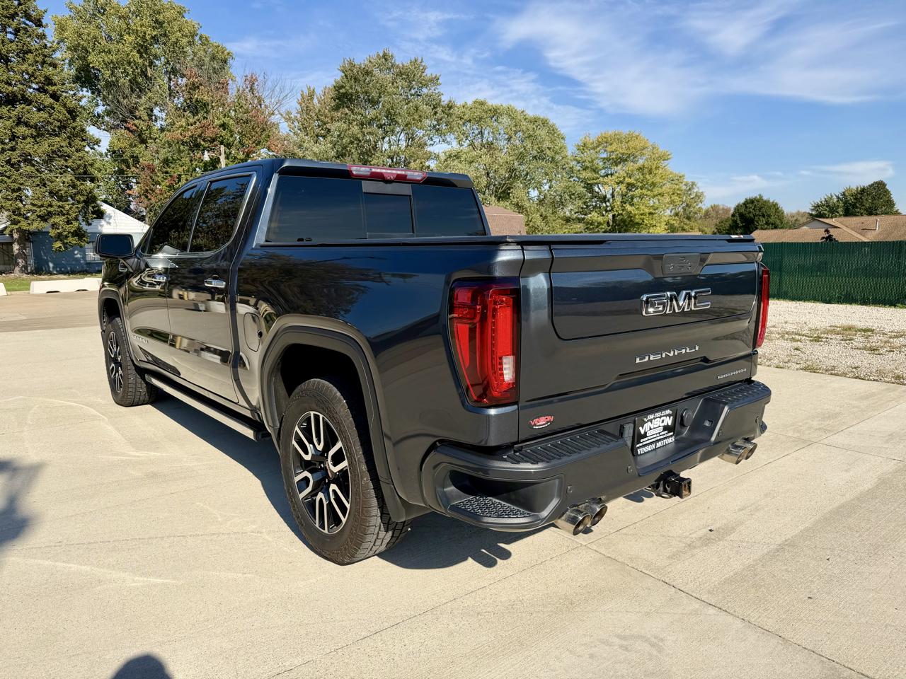 GMC Sierra Limited photo 9