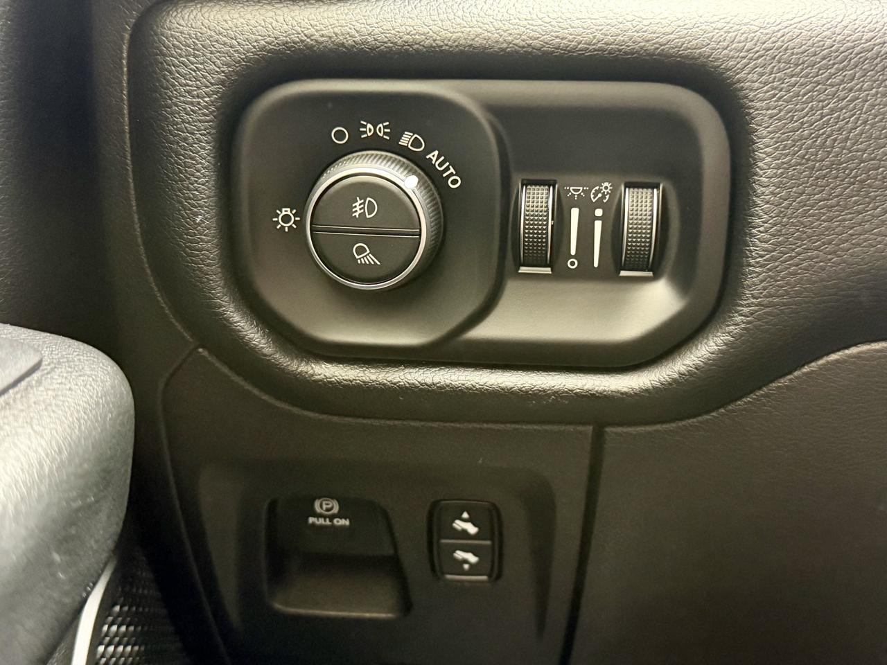 RAM 1500 Big Horn/Lone Star 4x4 Crew Cab 5'7" Box 2019