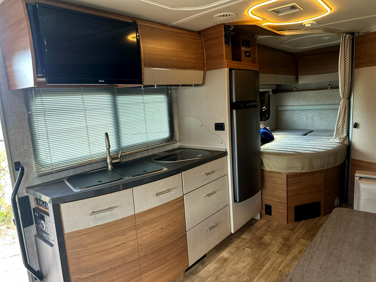 Mercedes-Benz Sprinter 3500 170-in. WB 2018 Mercedes-Benz Sprinter 3500 170-in. WB 2018
