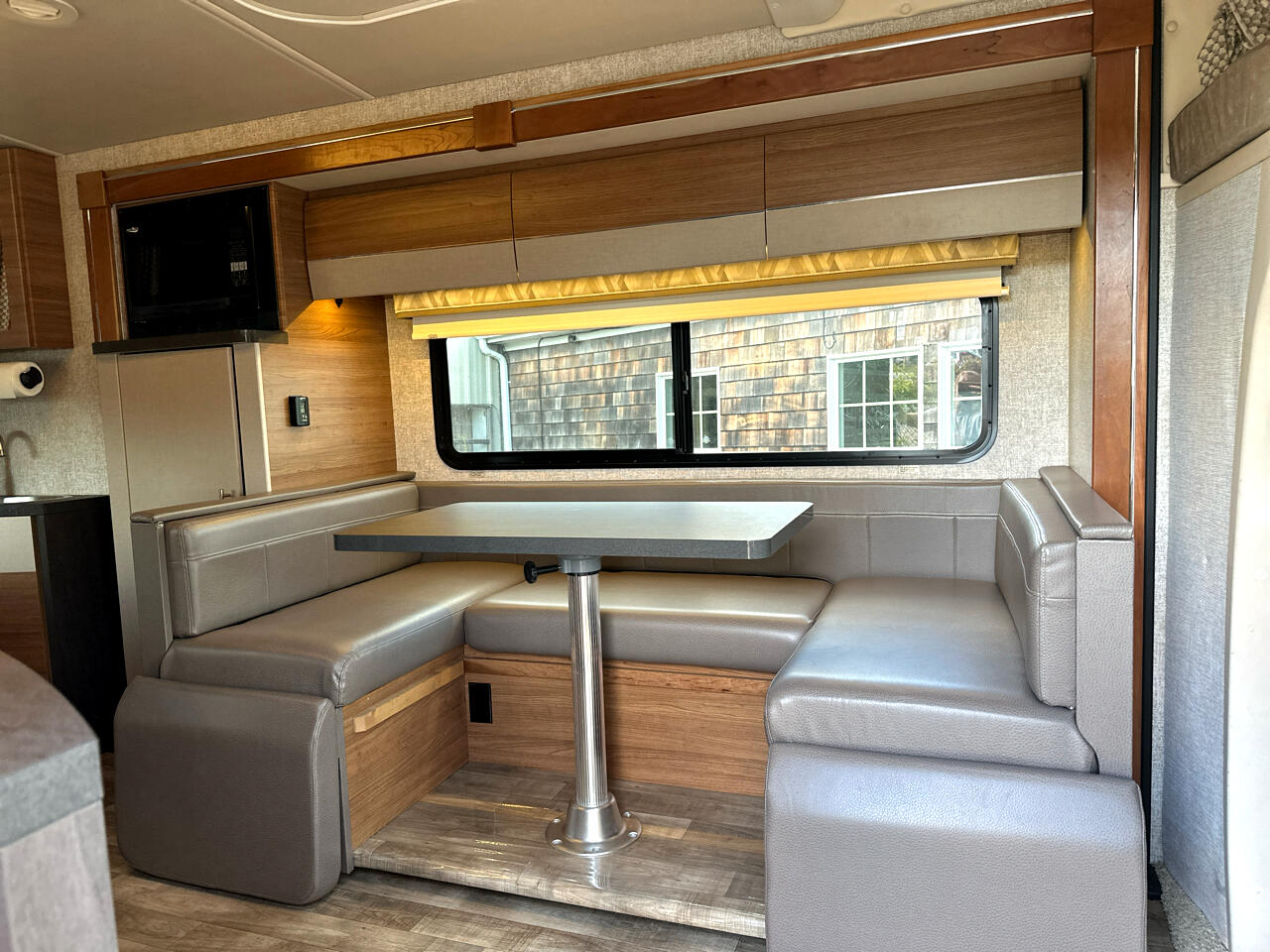 Mercedes-Benz Sprinter 3500 170-in. WB 2018 Mercedes-Benz Sprinter 3500 170-in. WB 2018