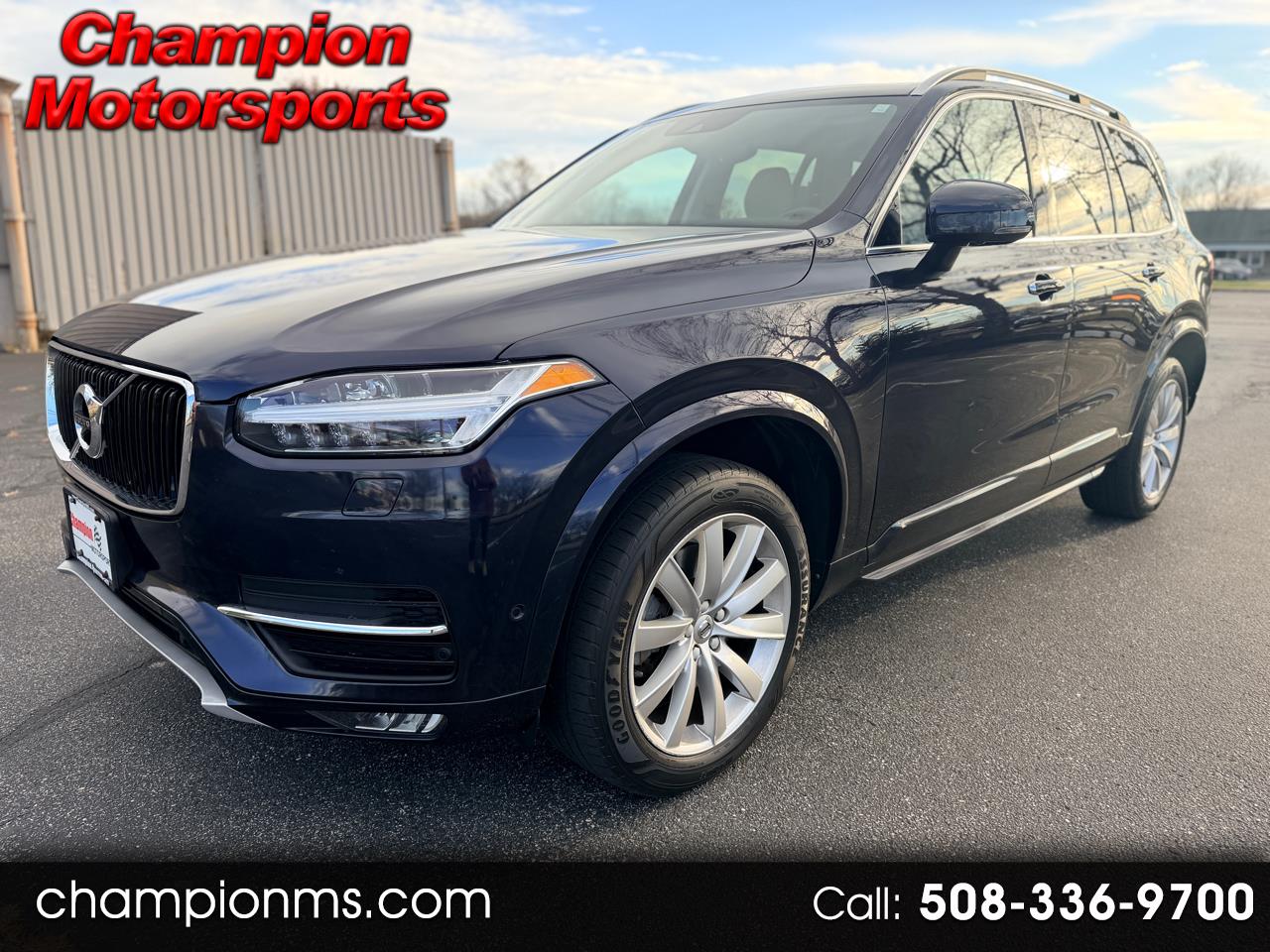 2017 Volvo XC90 T6 Momentum AWD