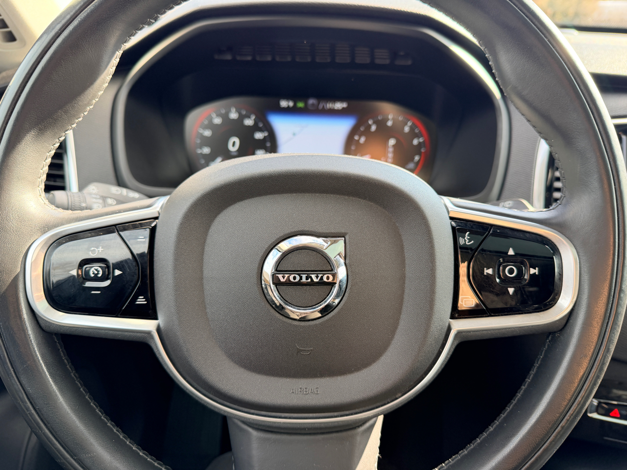 Volvo XC90 T6 Momentum AWD 2018