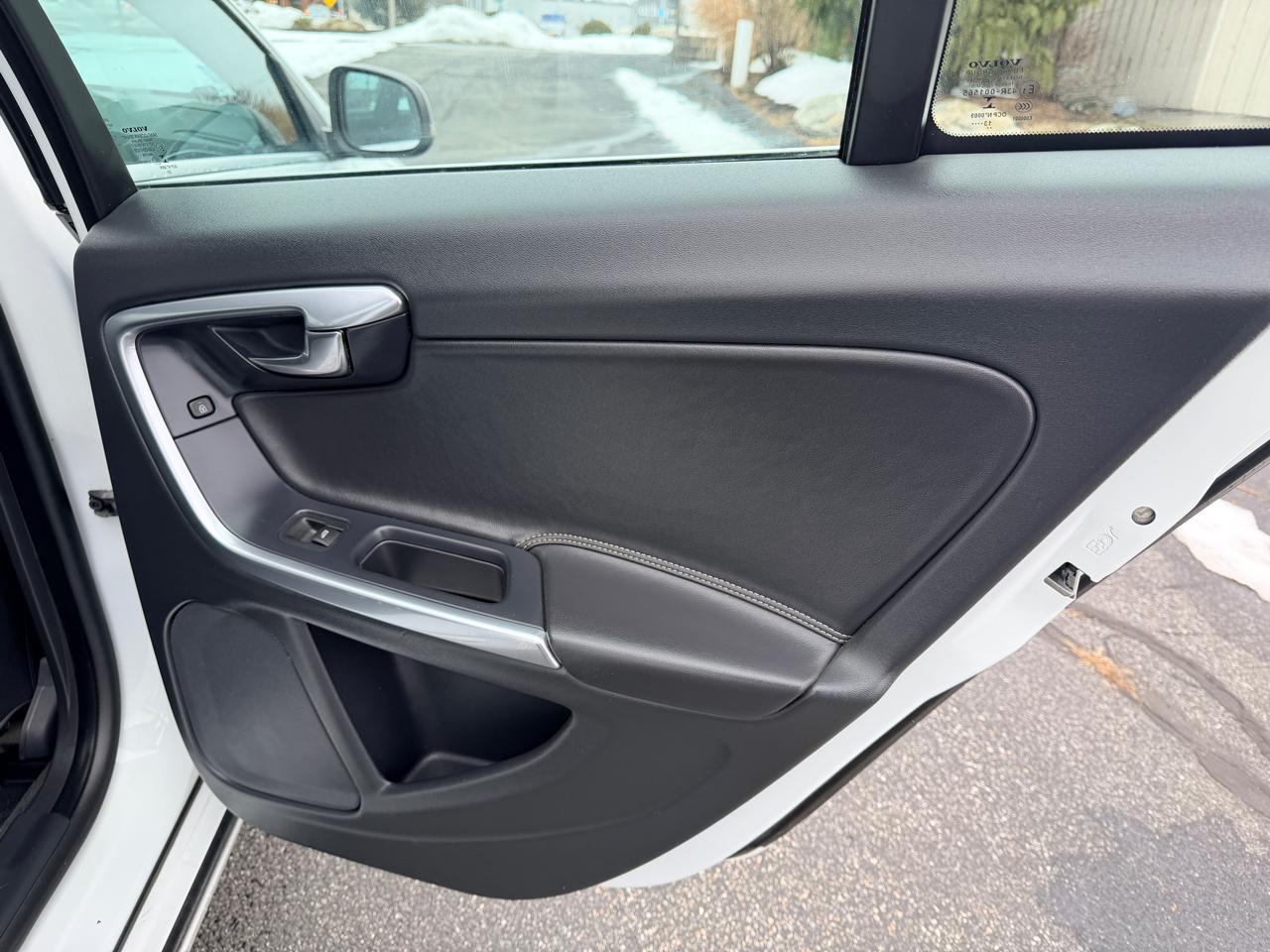 Volvo S60 3.0 Premier+ R-Design 4WD 2015