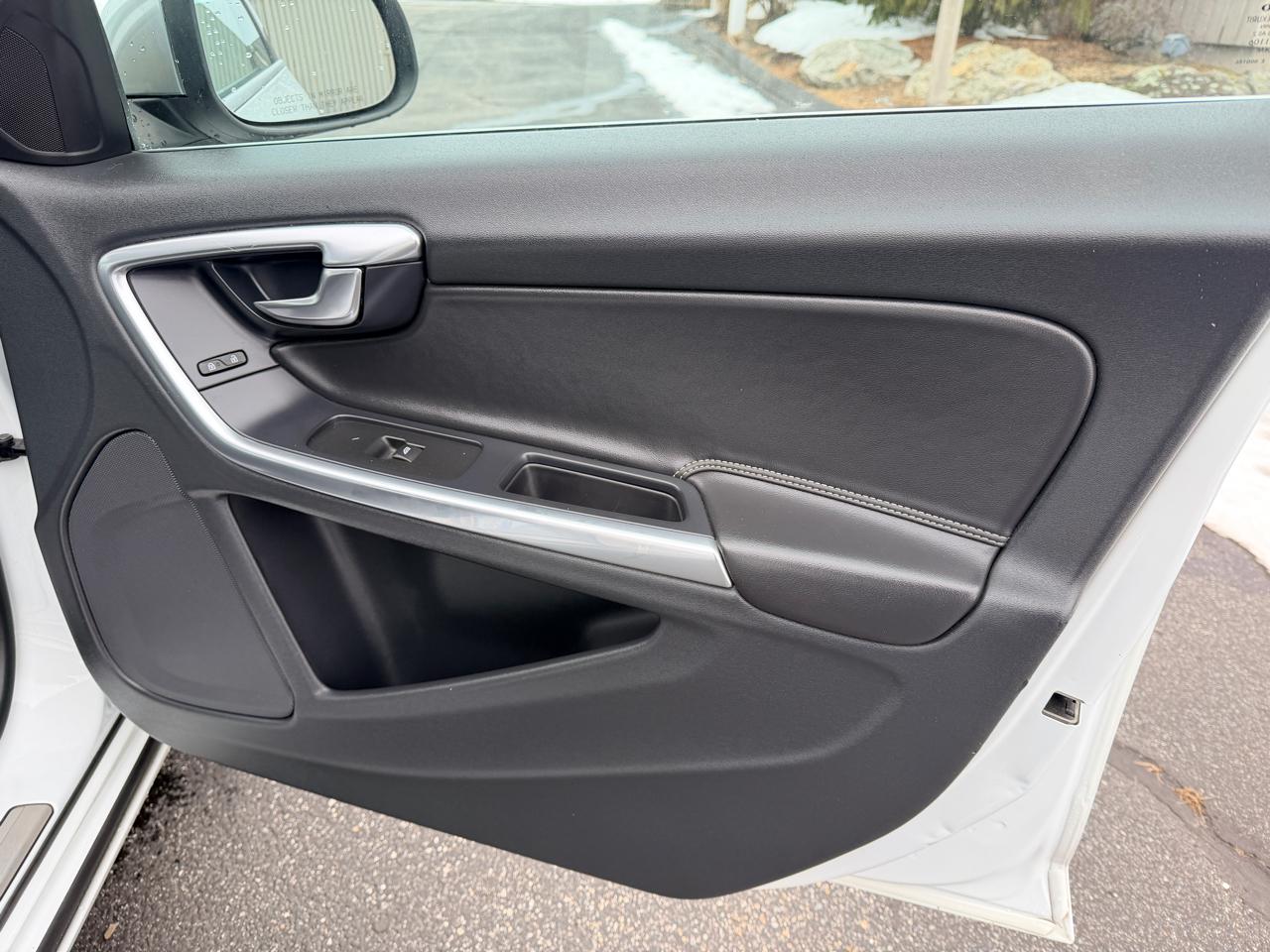 Volvo S60 3.0 Premier+ R-Design 4WD 2015