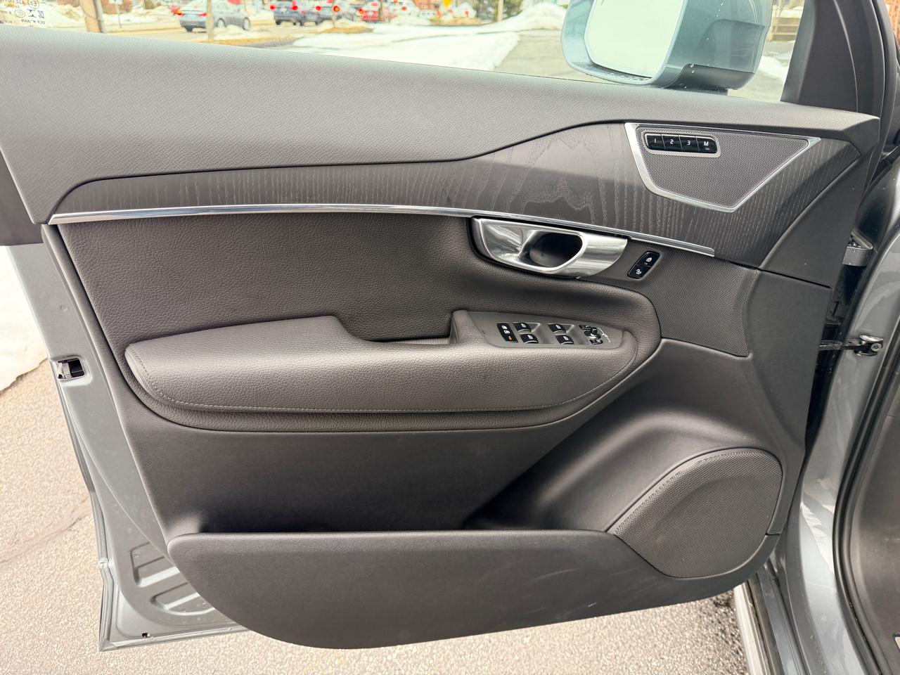 Volvo XC90 T6 Momentum AWD 2020