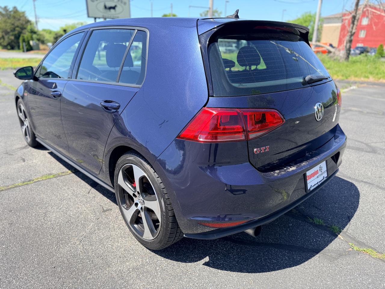 Volkswagen Golf GTI SE 6A 4-Door 2017