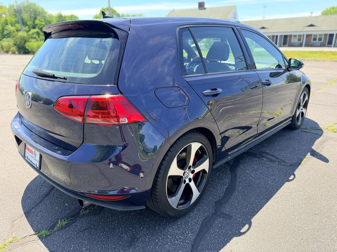 Volkswagen Golf GTI SE 6A 4-Door 2017