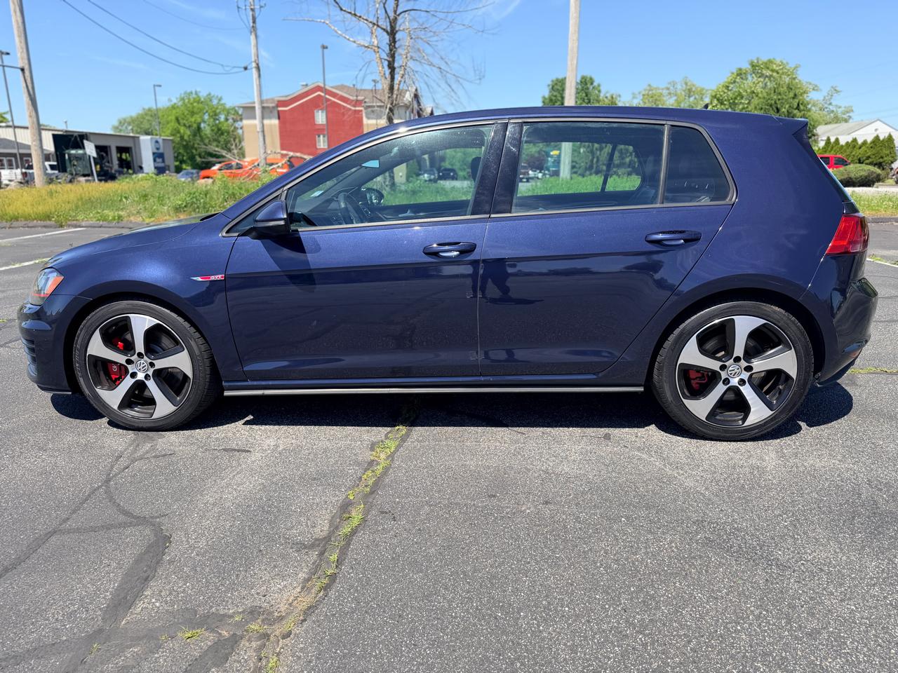 Volkswagen Golf GTI SE 6A 4-Door 2017