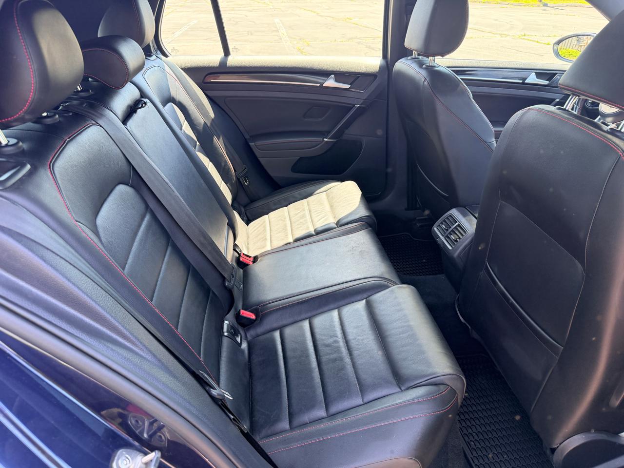 Volkswagen Golf GTI SE 6A 4-Door 2017