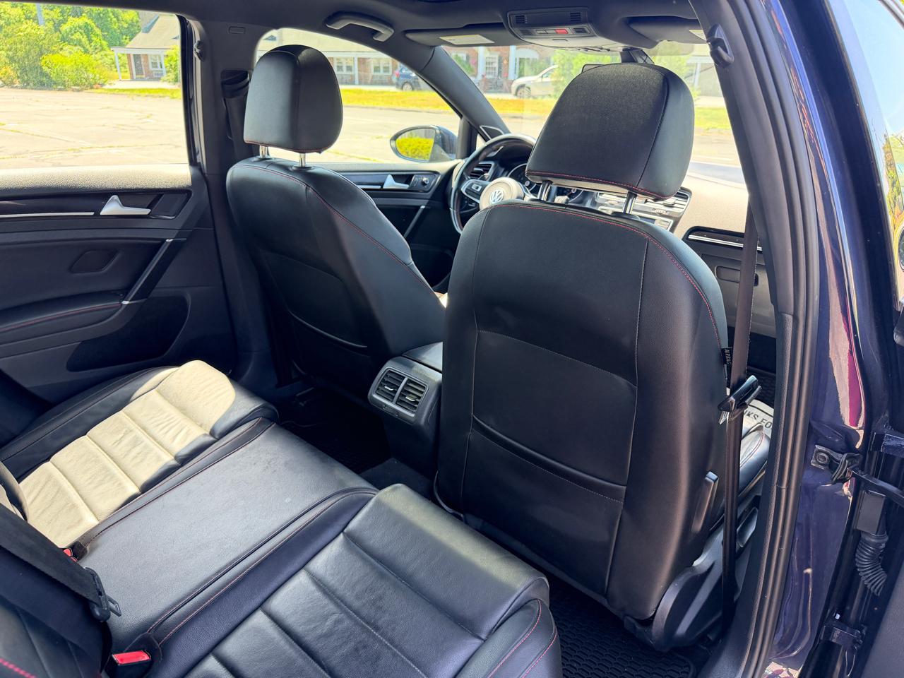Volkswagen Golf GTI SE 6A 4-Door 2017