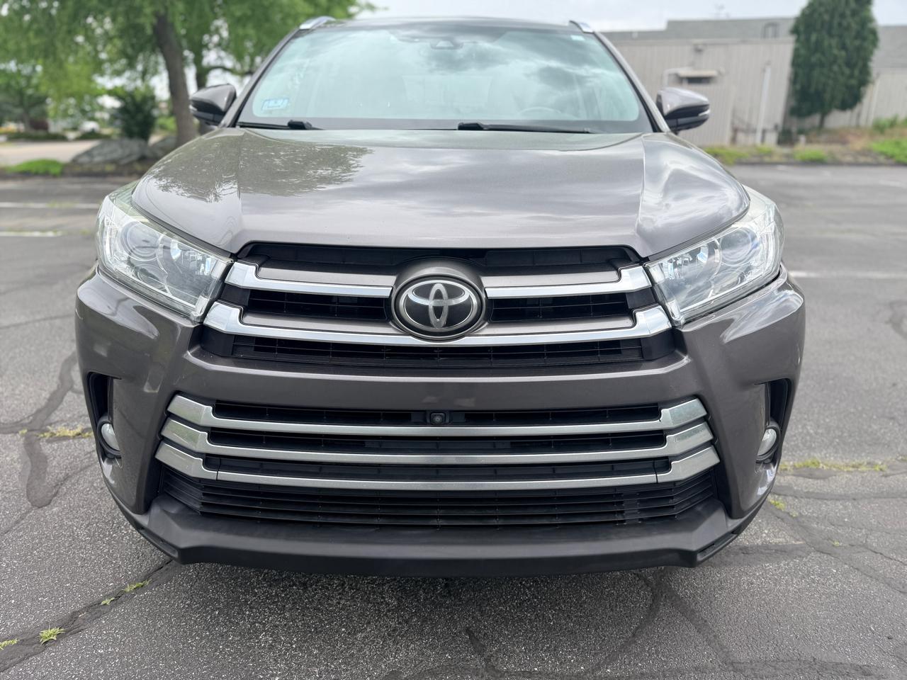 Toyota Highlander Limited AWD V6 2017