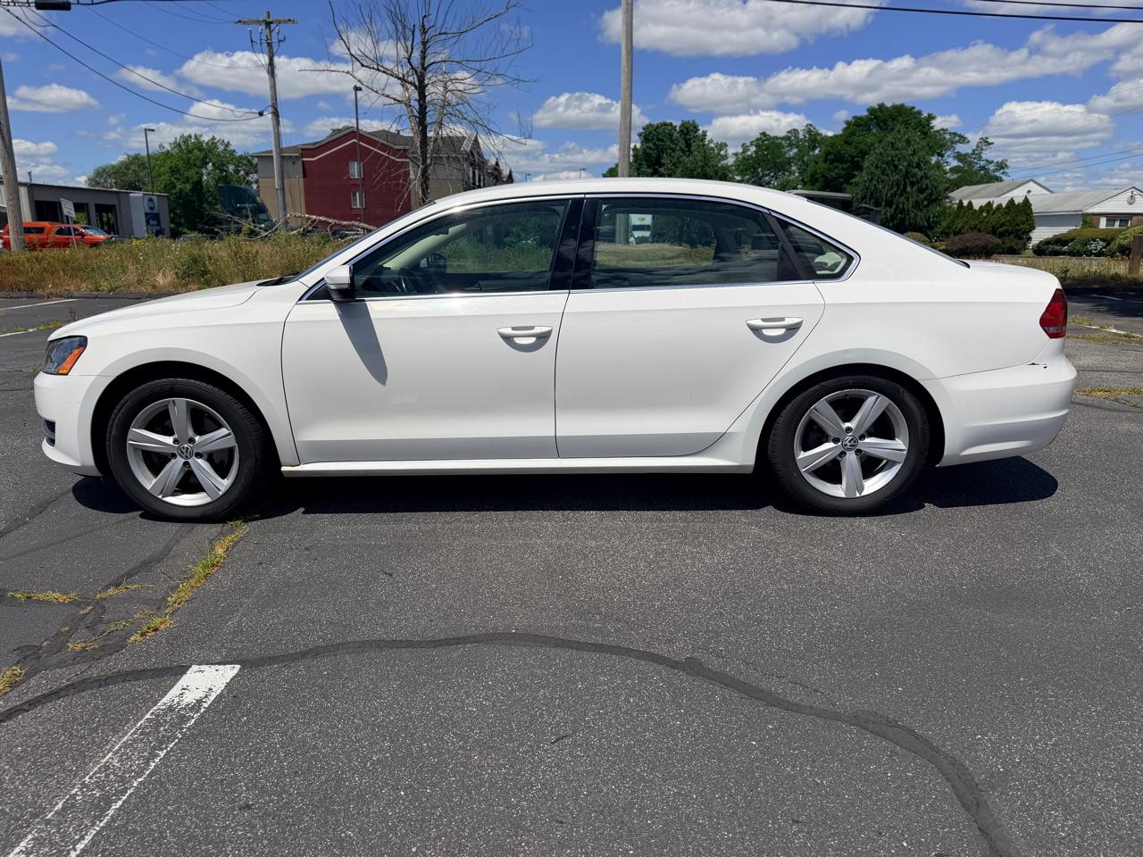 Volkswagen Passat 2.5L SE AT 2013