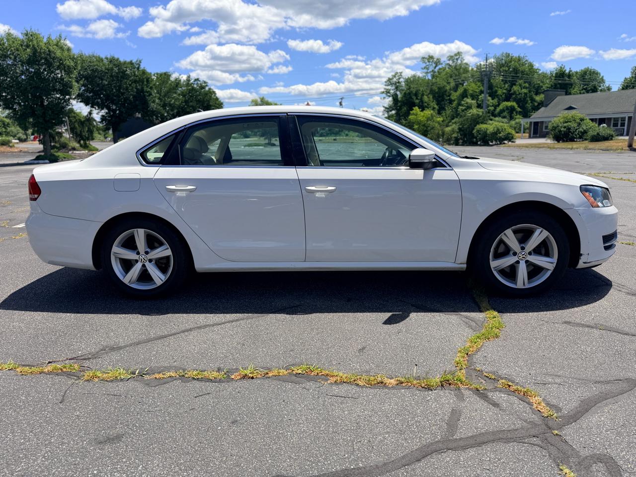 Volkswagen Passat 2.5L SE AT 2013