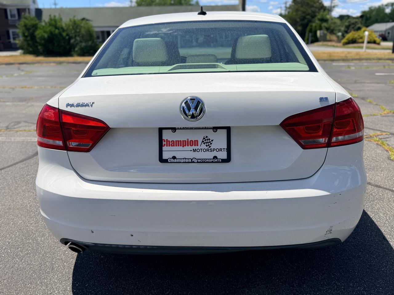 Volkswagen Passat 2.5L SE AT 2013