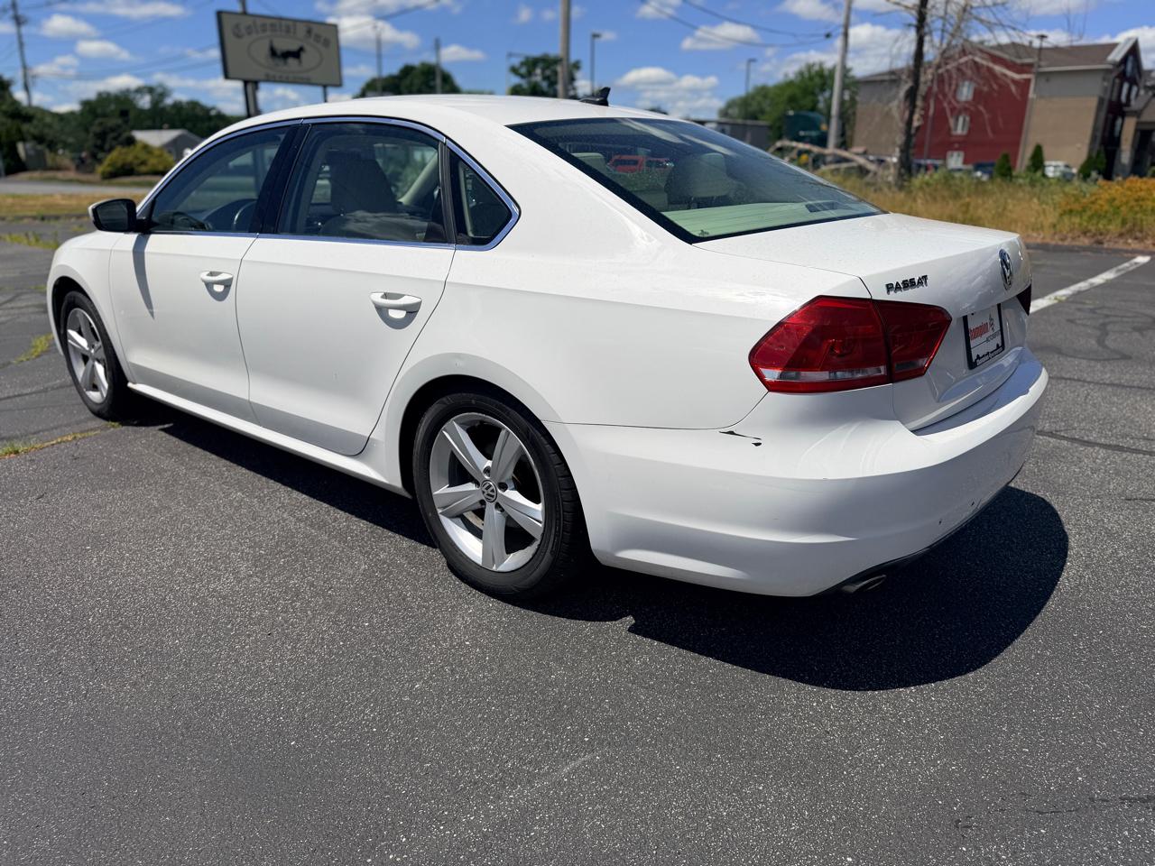 Volkswagen Passat 2.5L SE AT 2013