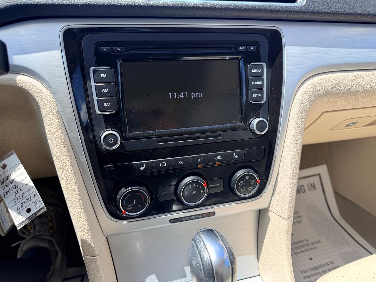 Volkswagen Passat 2.5L SE AT 2013