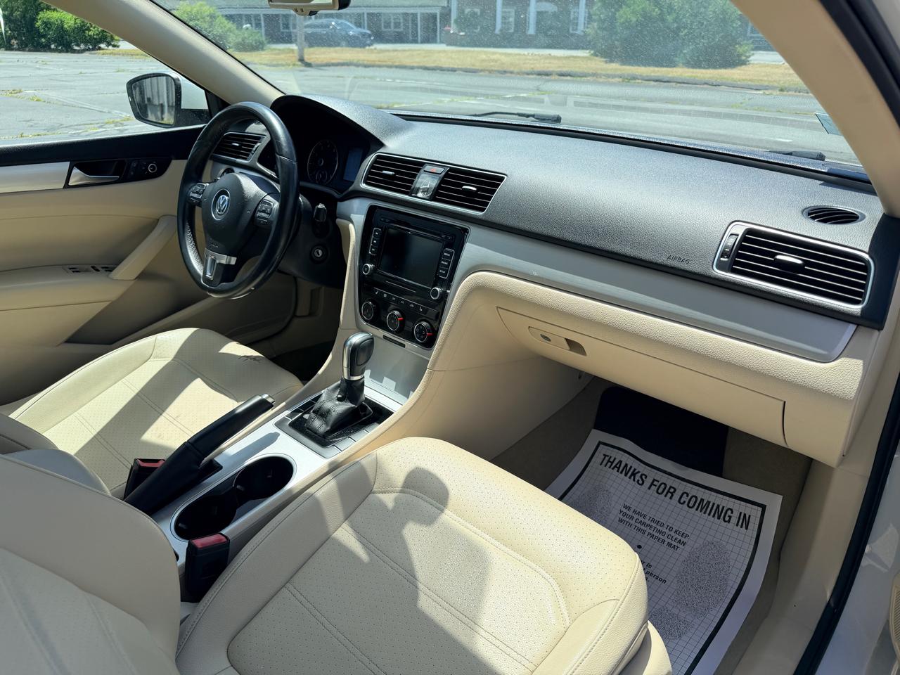 Volkswagen Passat 2.5L SE AT 2013