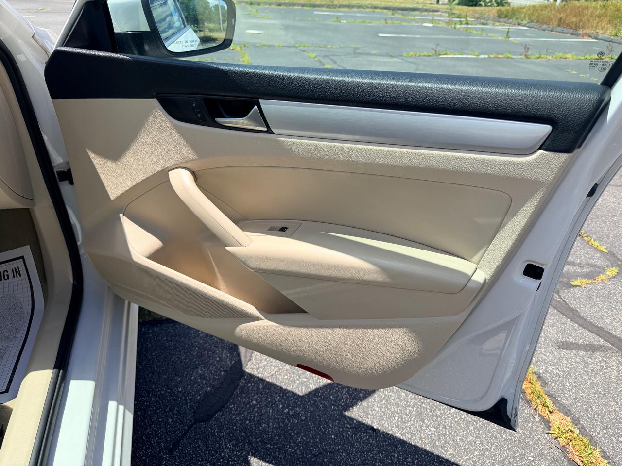 Volkswagen Passat 2.5L SE AT 2013