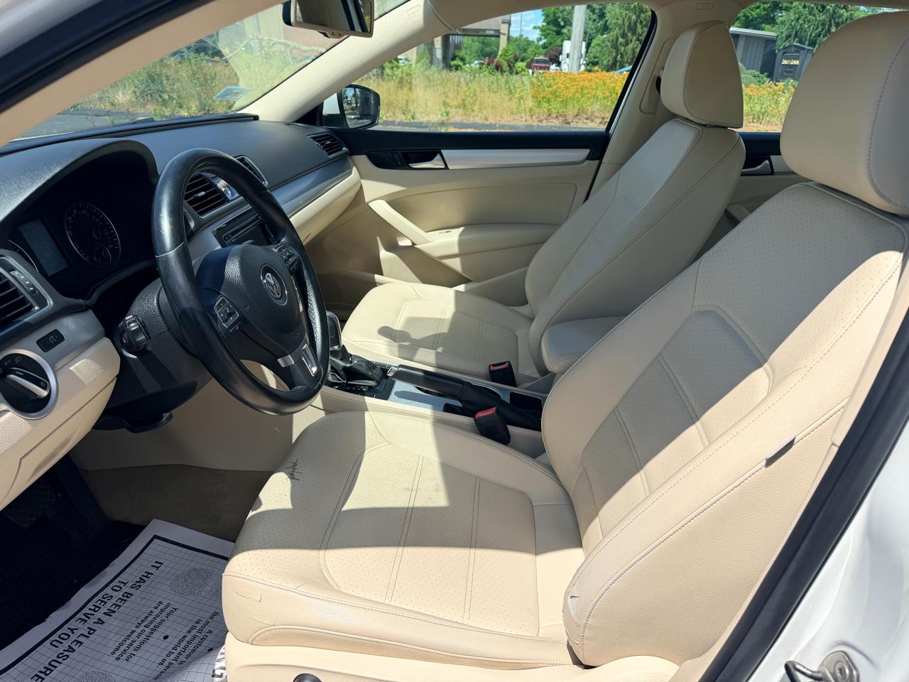 Volkswagen Passat 2.5L SE AT 2013