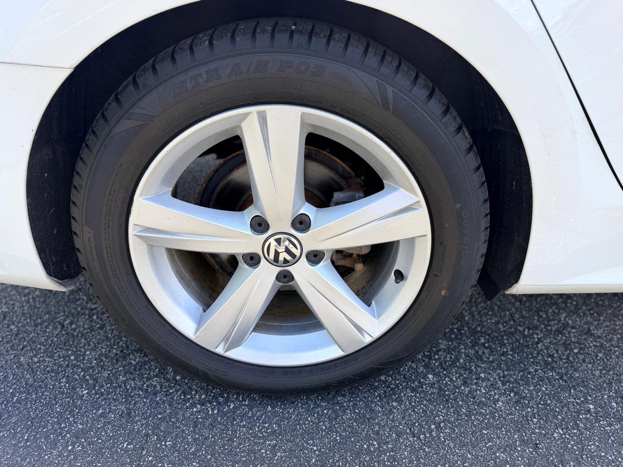Volkswagen Passat 2.5L SE AT 2013