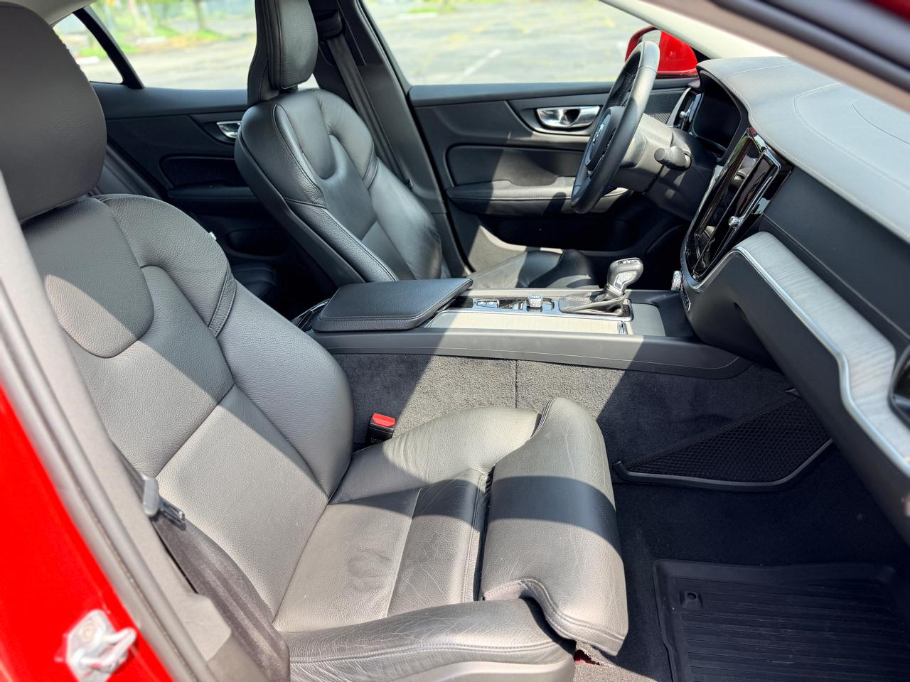 Volvo S60 T6 Momentum AWD 2020