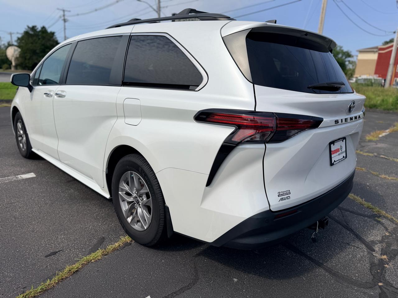 Toyota Sienna XLE 7-Passenger AWD 2022