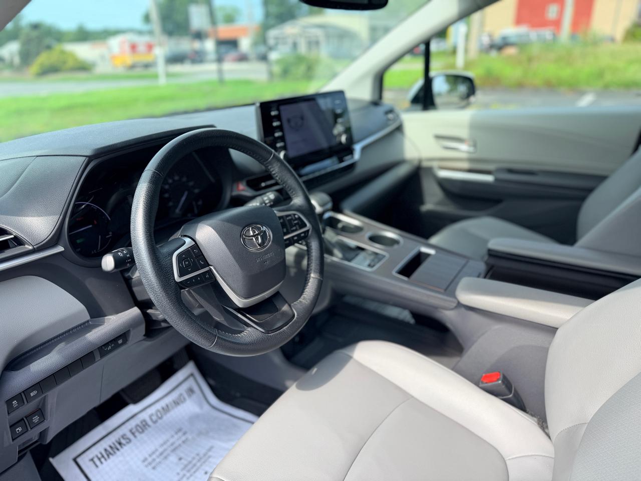 Toyota Sienna XLE 7-Passenger AWD 2022