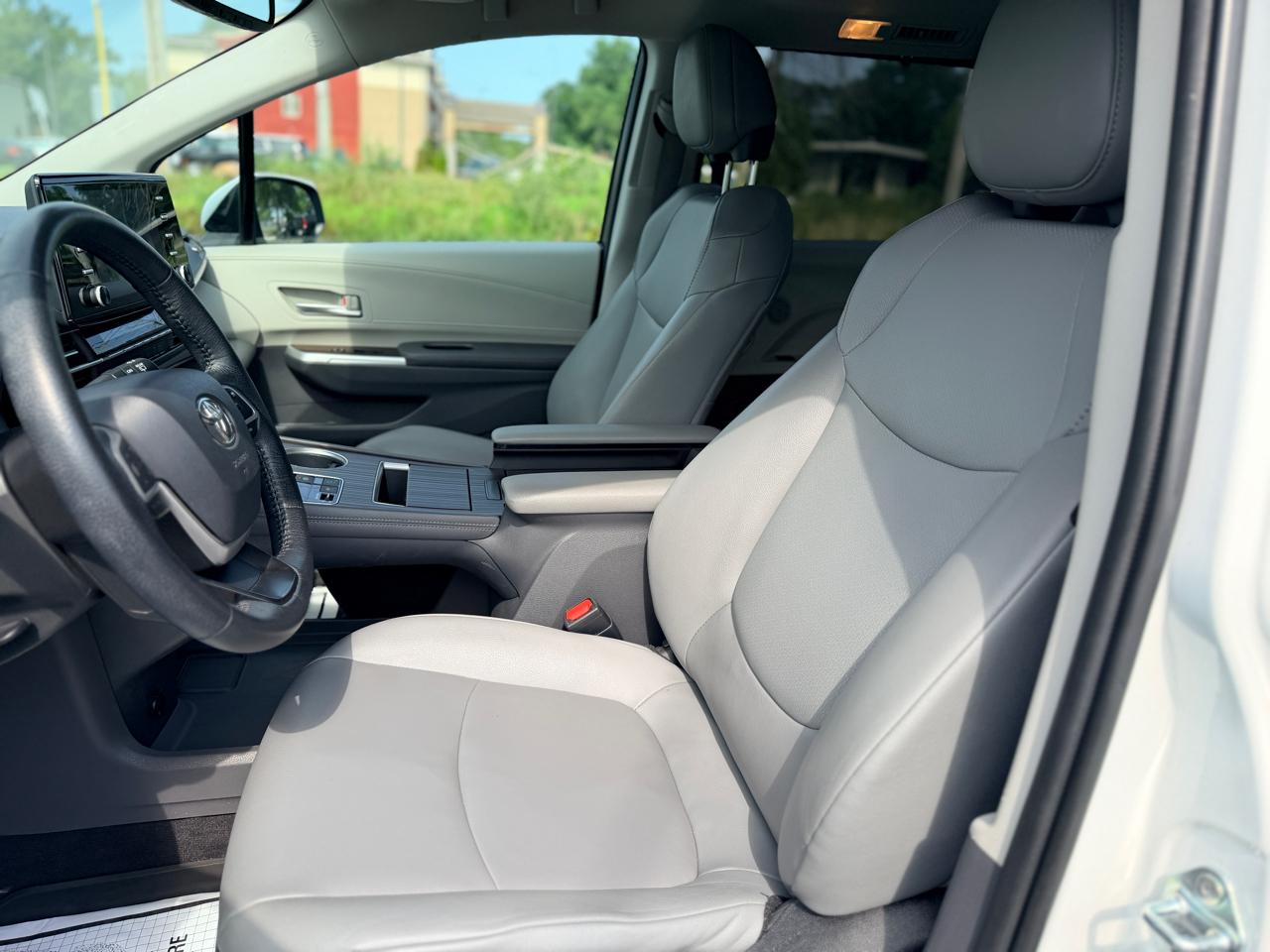 Toyota Sienna XLE 7-Passenger AWD 2022